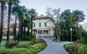 Regal Villa With Como Lake View And Free Parking